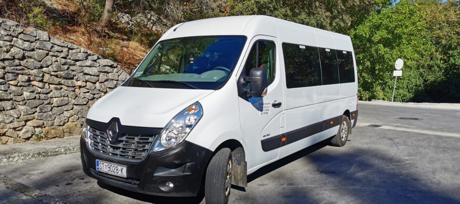 Private transfer from Split airport to Hum
