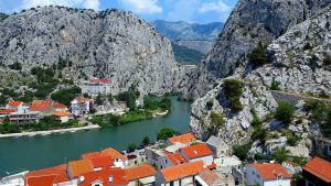 Private transfer from Split airport to Omiš